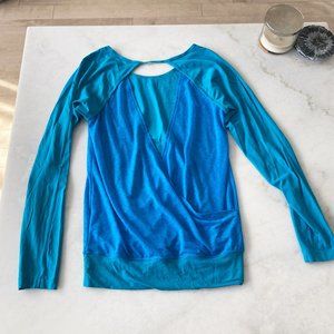 Lole v back keyhole blue long sleeve shirt / top, workout yoga run casual top